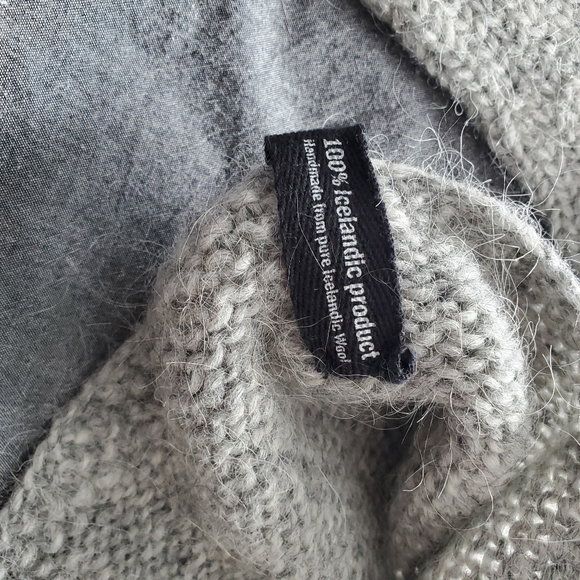 Sweater - Picture 4 of 4